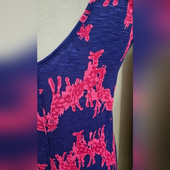 LILLY PULITZER Gigi V Neck Tank In Giraffe Iris/pink. Size XXS - Picture 9 of 10